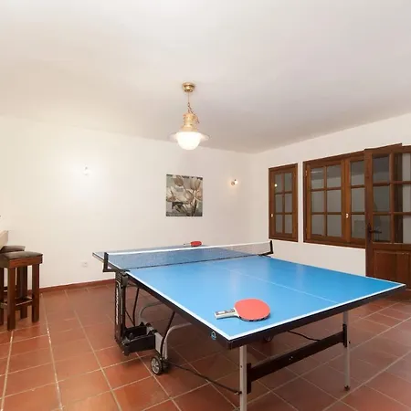Nikki Puerto Del Carmen Villa