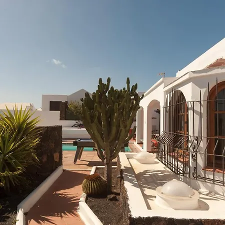 Nikki Puerto Del Carmen Villa *