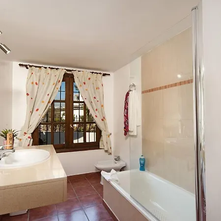 Nikki Puerto Del Carmen Villa