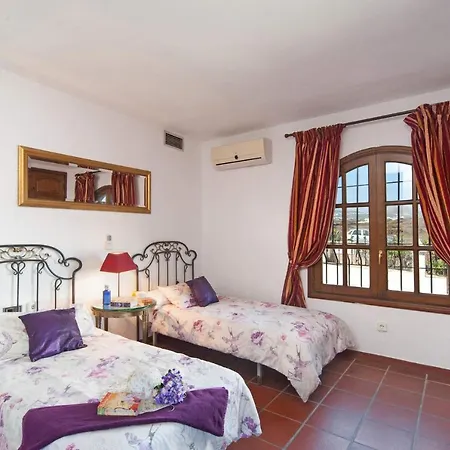 Nikki Puerto Del Carmen Villa